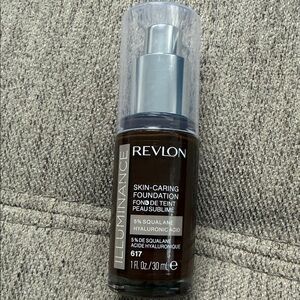 Revlon Luminance Skin-Caring Foundation Shade 617